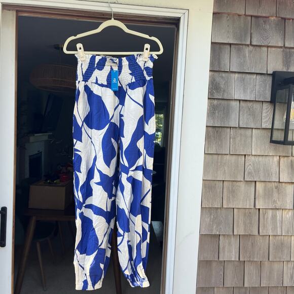 NWT CUPSHE Beachy Smocked Waist, Tapered Leg, Cover-Up Pants, Size M - Picture 1 of 3